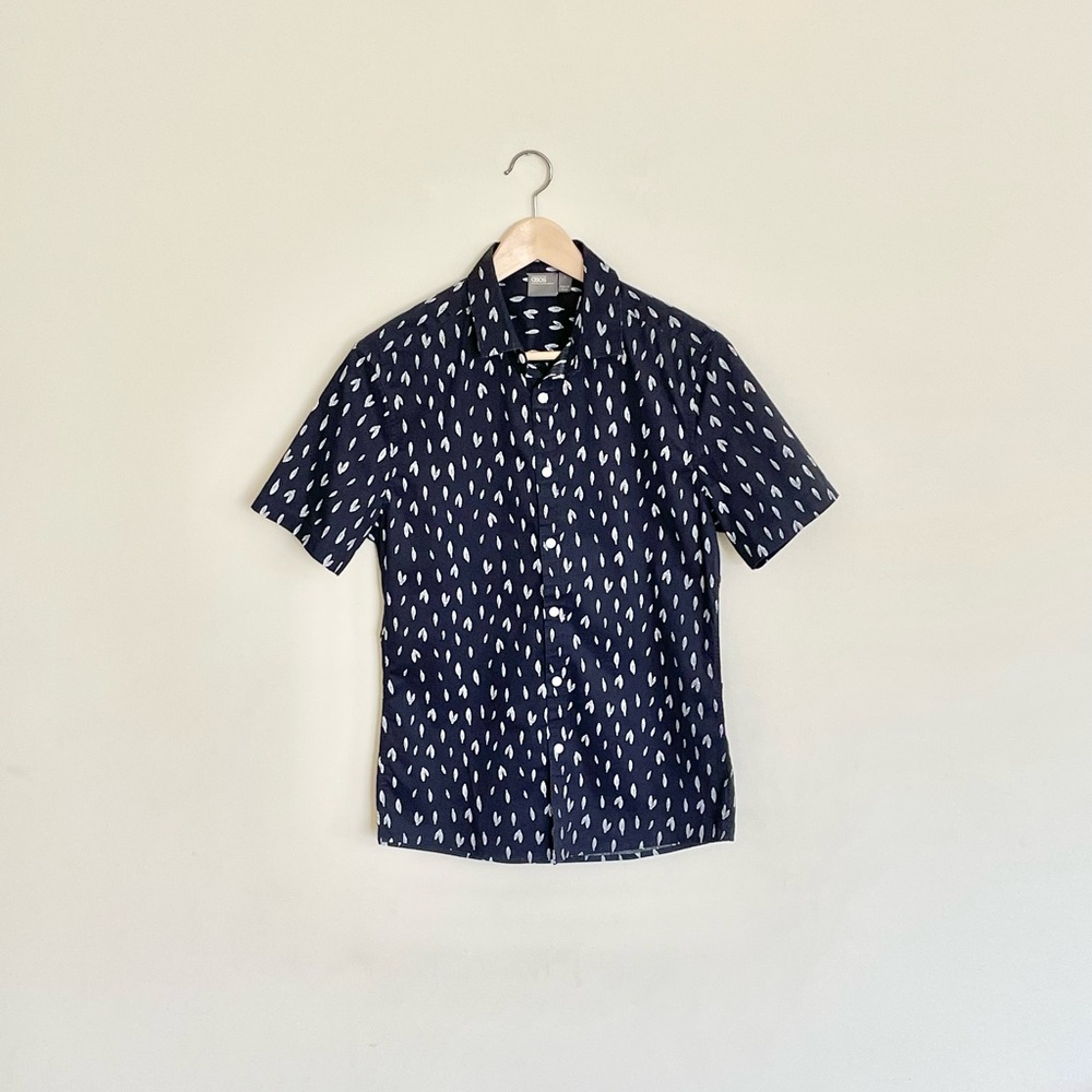 NEW ASOS Feather Print Short Sleeve Navy Button Down Shirt Men’s size Small